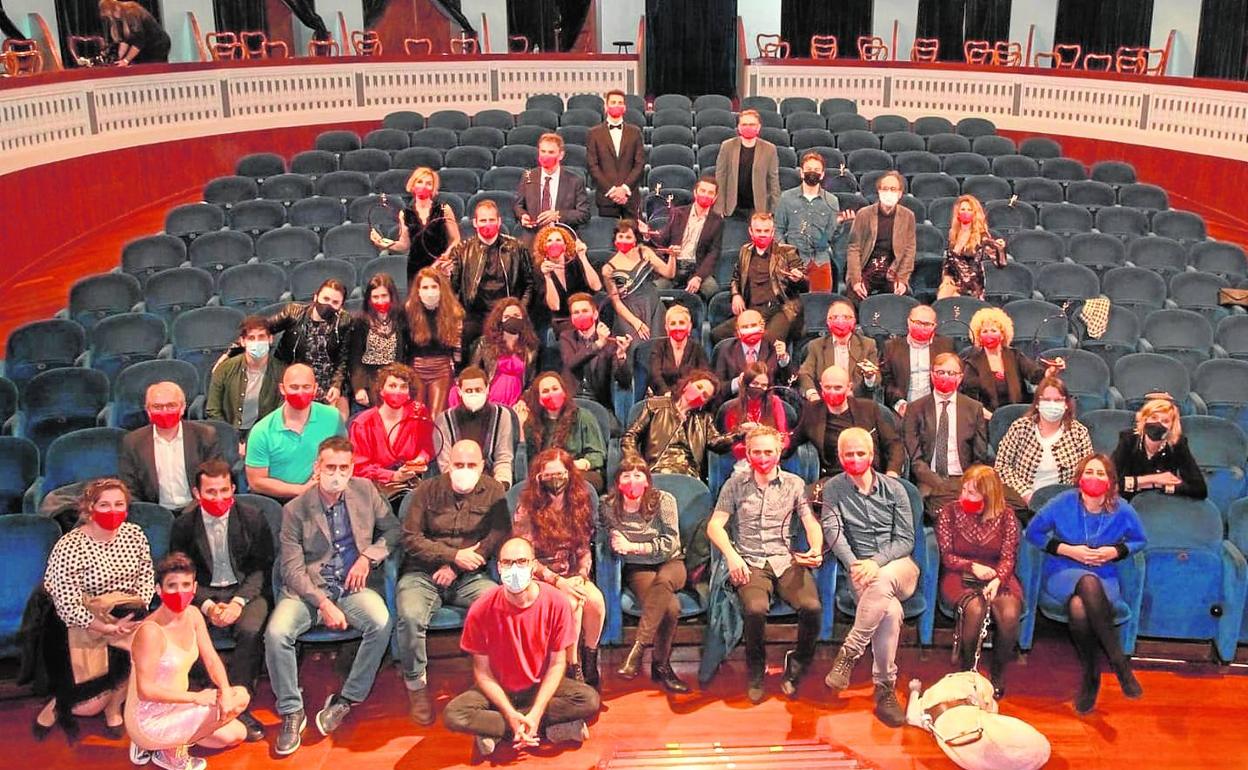 Los premiados, ayer, en el teatro Principal de Castellón.