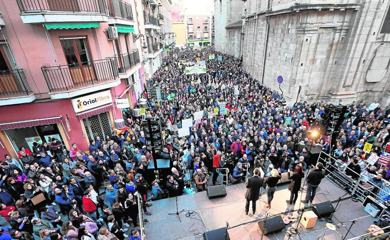 Manifestación contra la Ley de Plurilingüismo organizada el pasado enero en Orihuela.