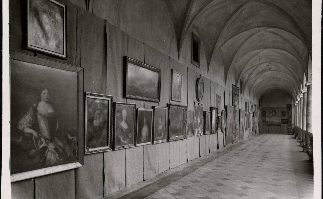 Colegio del Patriarca. Expuso las obras del Prado y del Palacio de Líria tras ser evacuadas en la guerra civil. 
