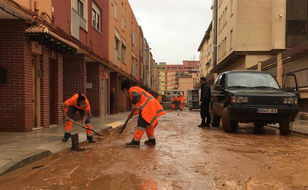 Las lluvias cesan pero se mantienen 18 carreteras cortadas en la provincia de Valencia
