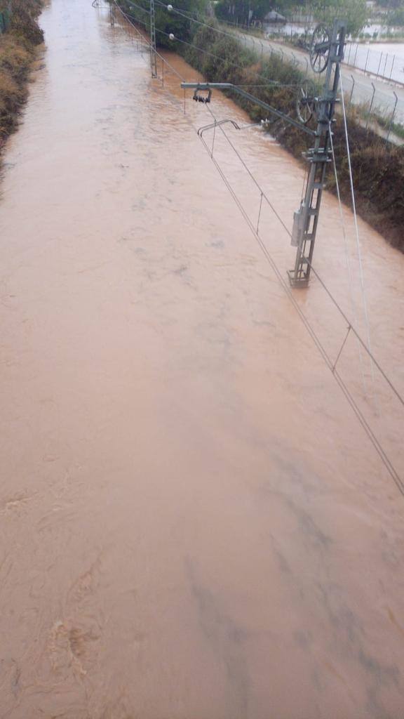 Tramo de vía inundada entre Silla y Benifaió.