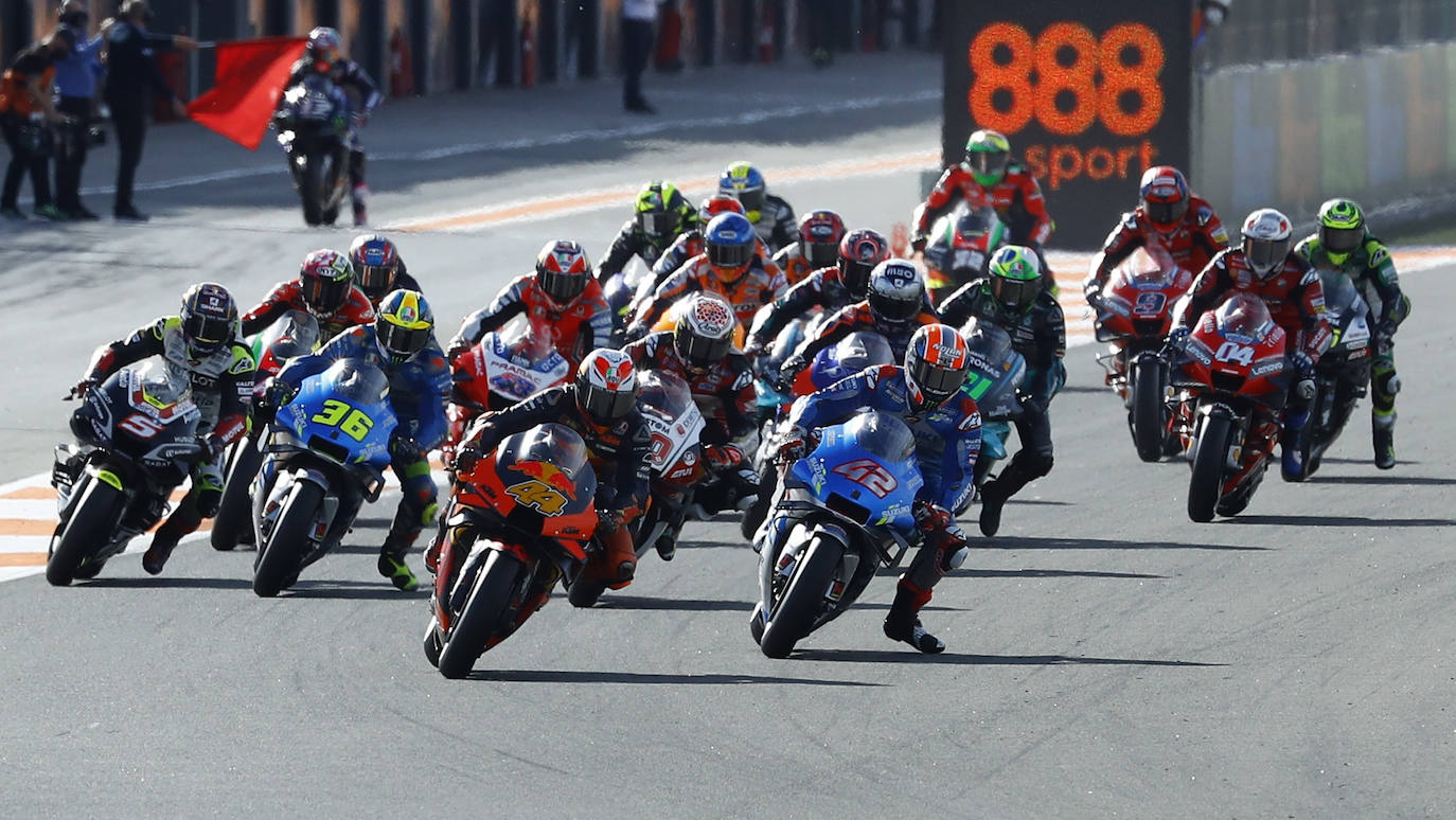 El Circuit Ricardo Tormo de Cheste acoge las carreras del Mundial un año más. Moto3, Moto2 y MotoGP, tres campeonatos que siguen muy vivos en la recta final de la temporada