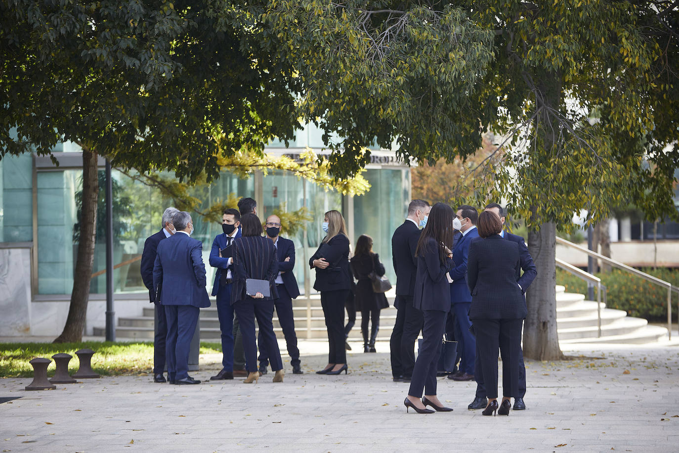 El presidente de la Generalitat, Ximo Puig, el ministro de Transportes, José Luis Ábalos, el presidente de la Asociación Valenciana de Empresarios (AVE), Vicente Boluda, y el presidente de Barceló Hotel Group, Simón Pedro Barceló, entre otros, han participado en el encuentro empresarial sobre el Corredor Mediterráneo que ha tenido lugar este jueves en Valencia.