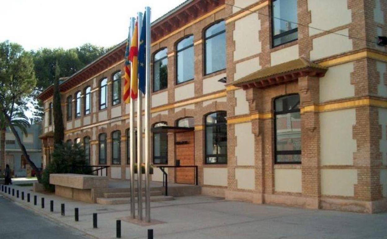 Las dependencias municipales. 