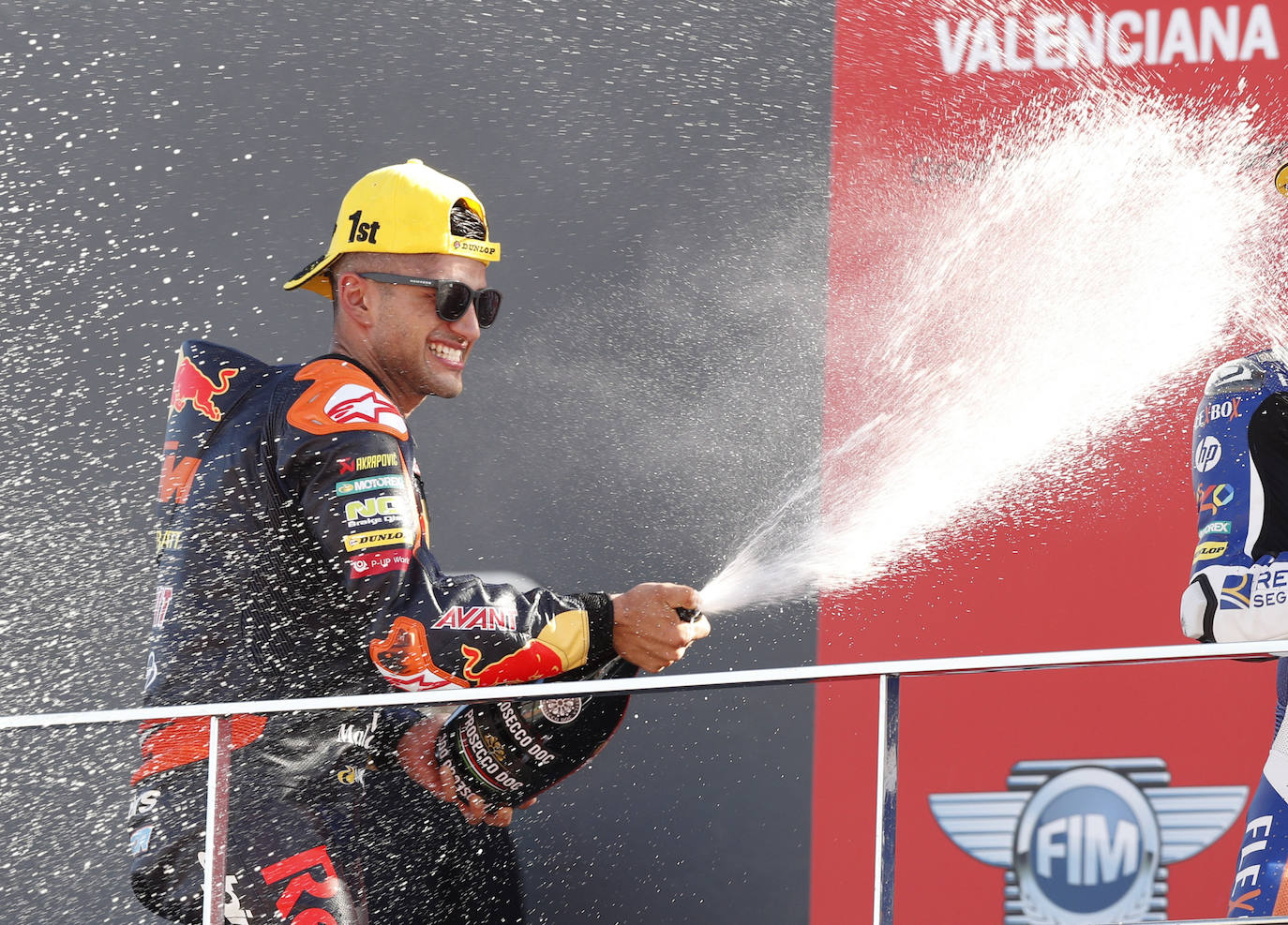 Este domingo se disputan las carreras de MotoGP del Gran Premio de la Comunitat Valenciana en el circuito Ricardo Tormo de Cheste, una competición marcada por la pandemia y las gradas vacías. 