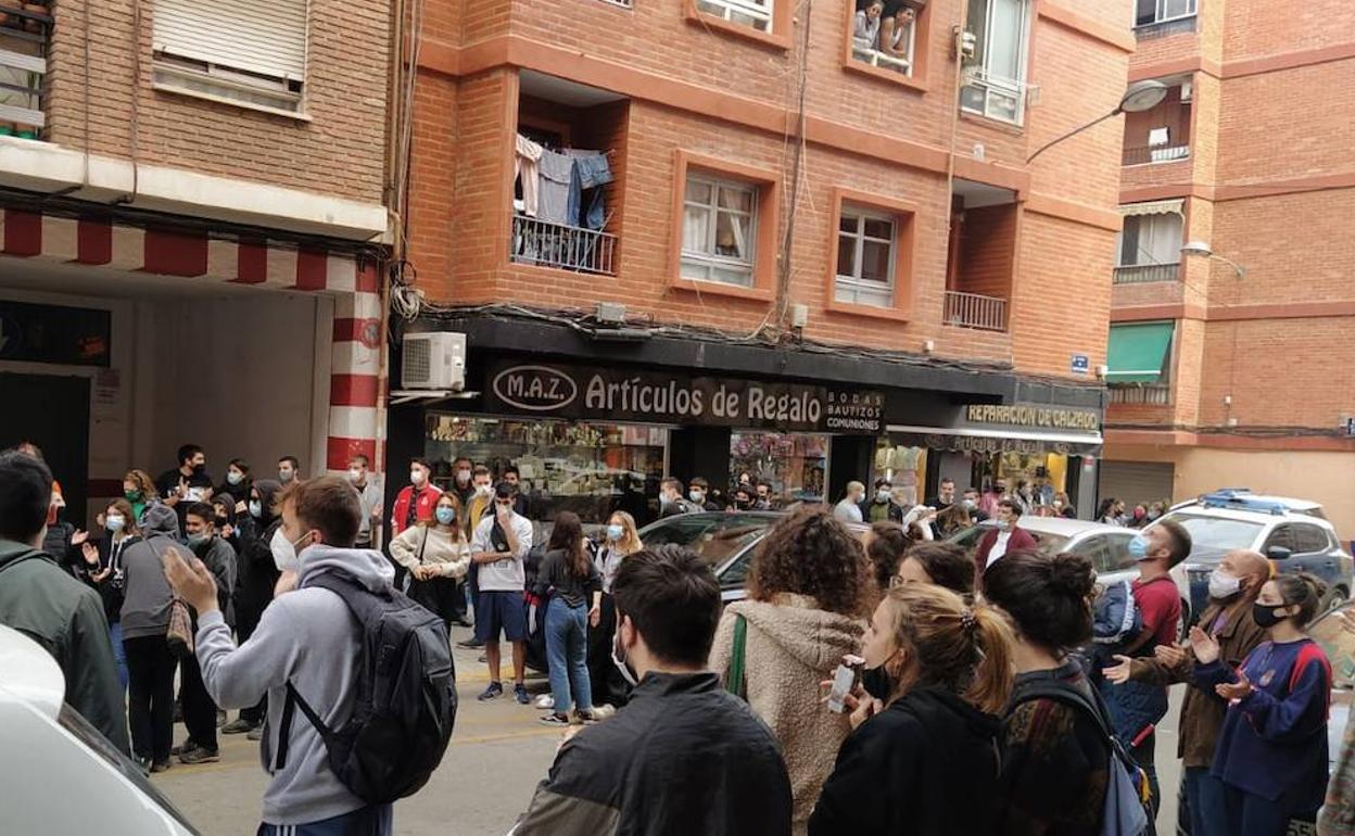 Paralización de una orden de desalojo en la calle Arquitecto Rodríguez de Orriols. 