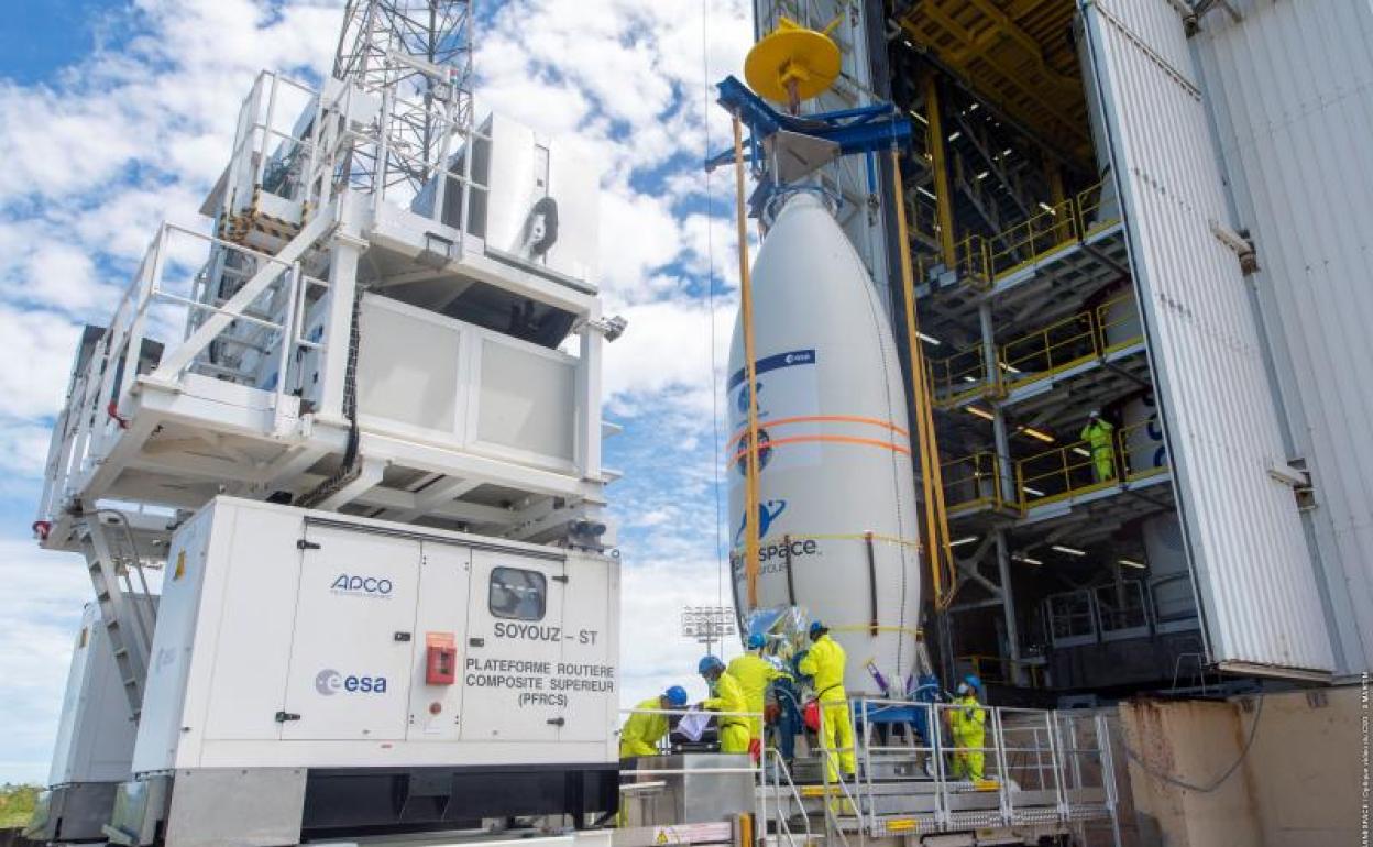 Preparativos para el lanzamiento del satélite español Seosat-Ingenio en el Puerto Espacial de Kurú, Guayana Francesa (Francia).