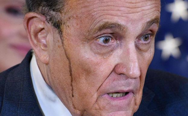 Rudy Giuliani durante la rueda de prensa.