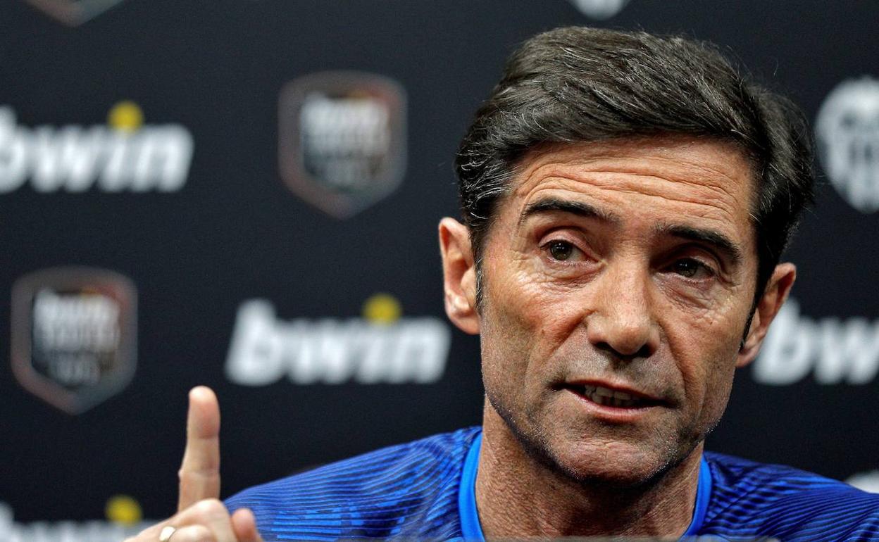 Marcelino, en una rueda de prensa con el Valencia CF