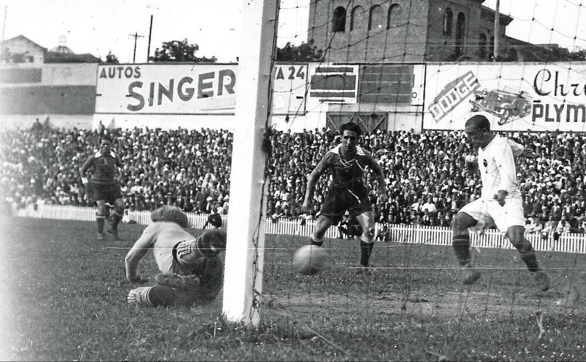 El Valencia empezó bien la temporada pero acabó sufriendo. En la fotografía, un partido en Madrid. 