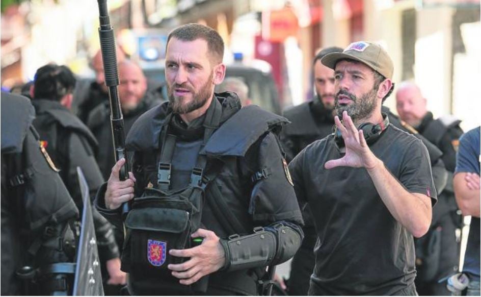 ANTIDISTURBIOS | La inspectora de Asuntos Internos Laia (Vicky Luengo) es la encargada de investigar lo sucedido y se enfrenta a un universo eminentemente masculino, el de la policía antidisturbios. 