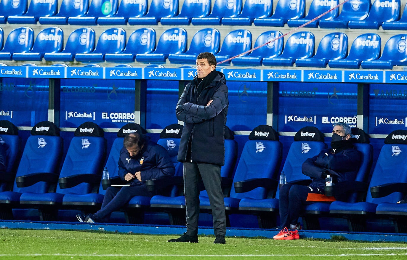 El Valencia rozó la remontada ante el Deportivo Alavés, pero se encontró con un Fernando Pacheco salvador, después de que su equipo firmara una gran primera mitad en la que consiguió una buena renta, pero no logró mantener la diferencia en la segunda parte y los visitantes igualaron el duelo (2-2) en la décima jornada de LaLiga Santander. 