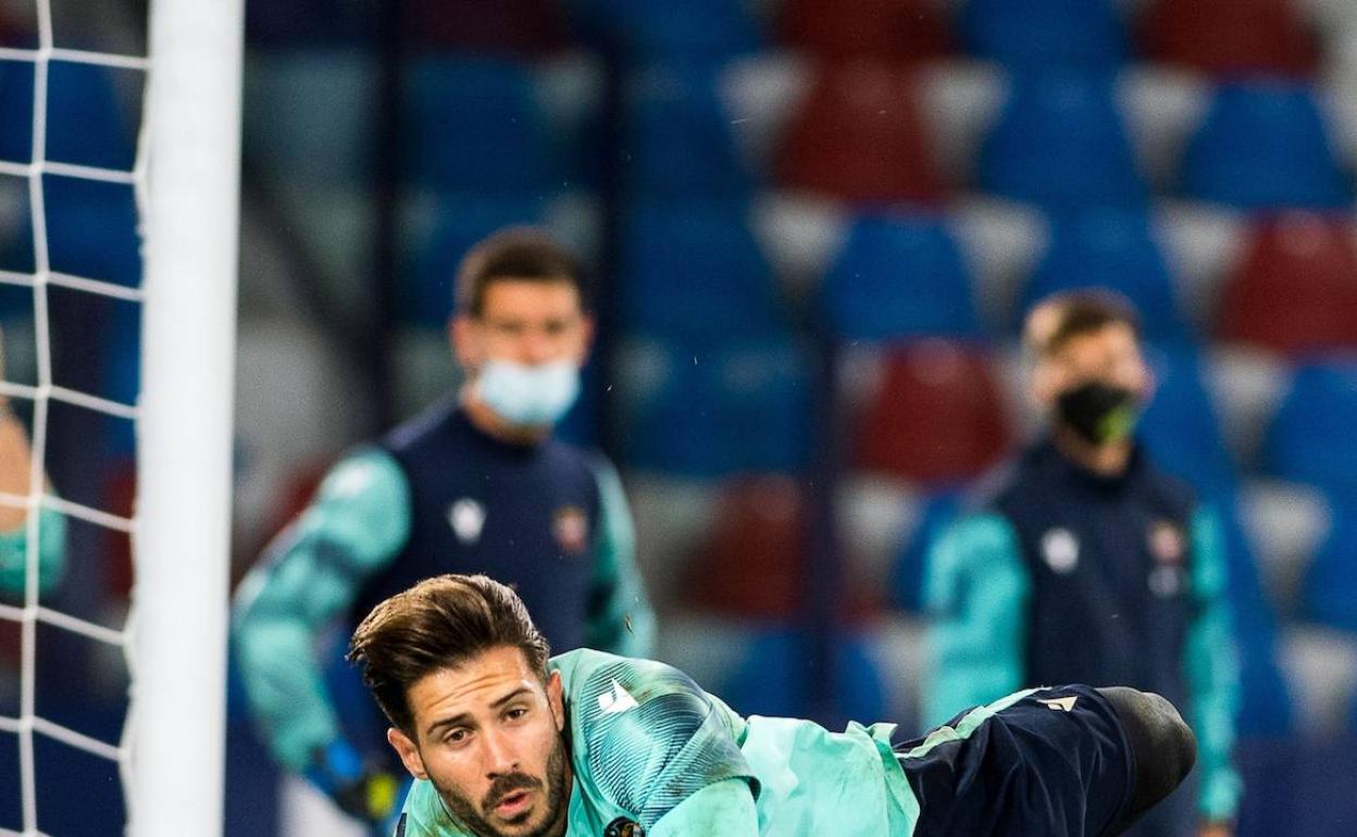 Koke Vegas, durante el entrenamiento de este jueves. 