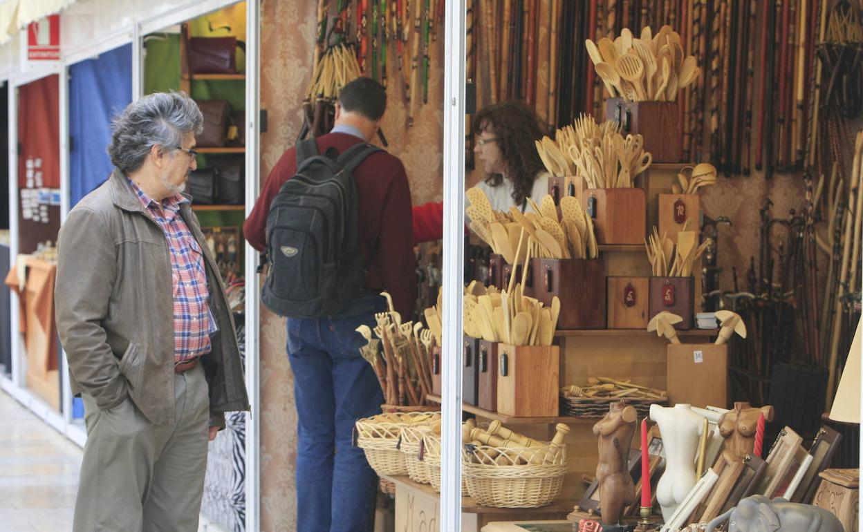 Una feria de artesanía en la ciudad de Valencia.