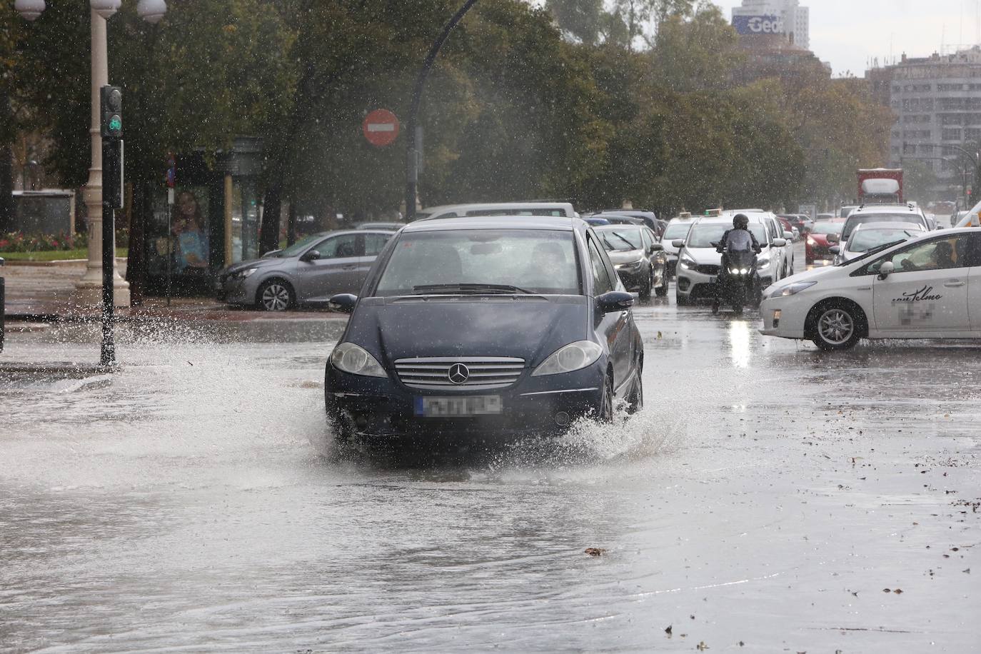 Fuerte tromba de agua en la ciudad de Valencia.