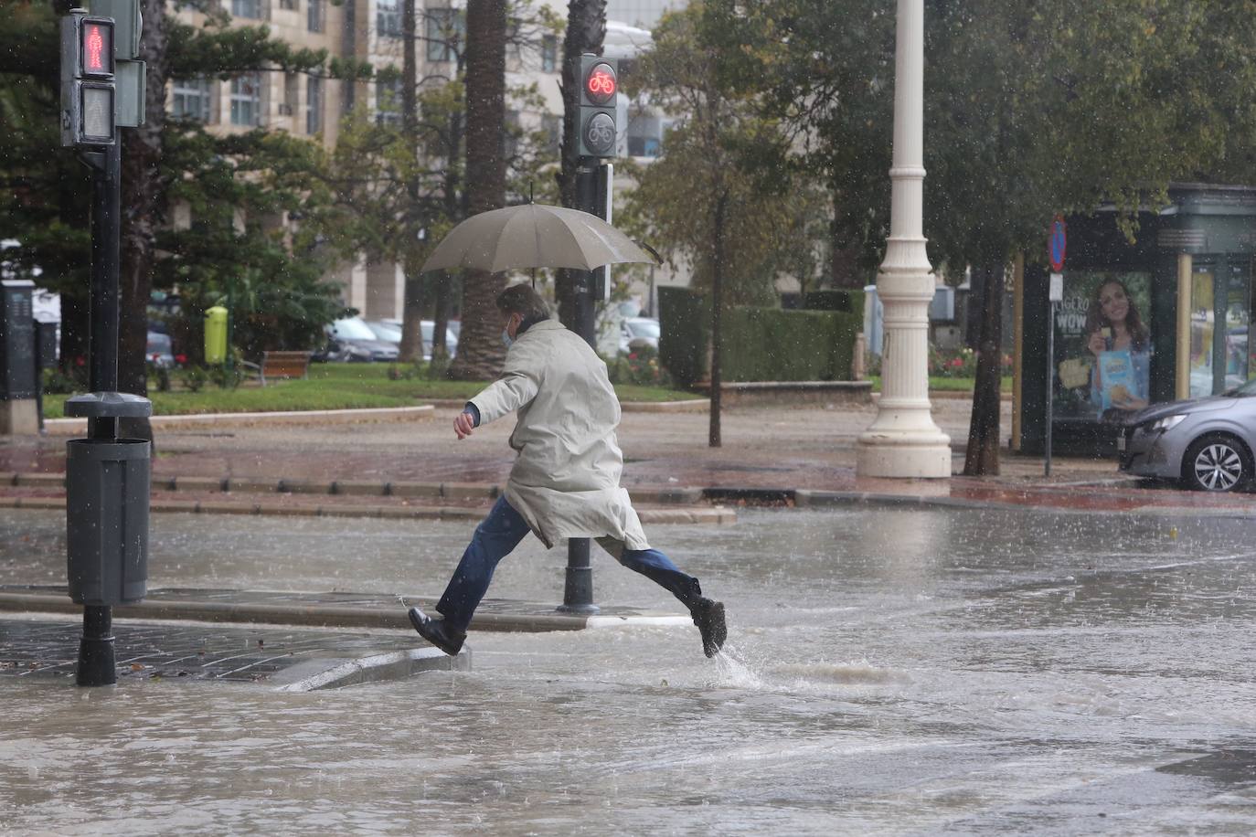 Fuerte tromba de agua en la ciudad de Valencia.