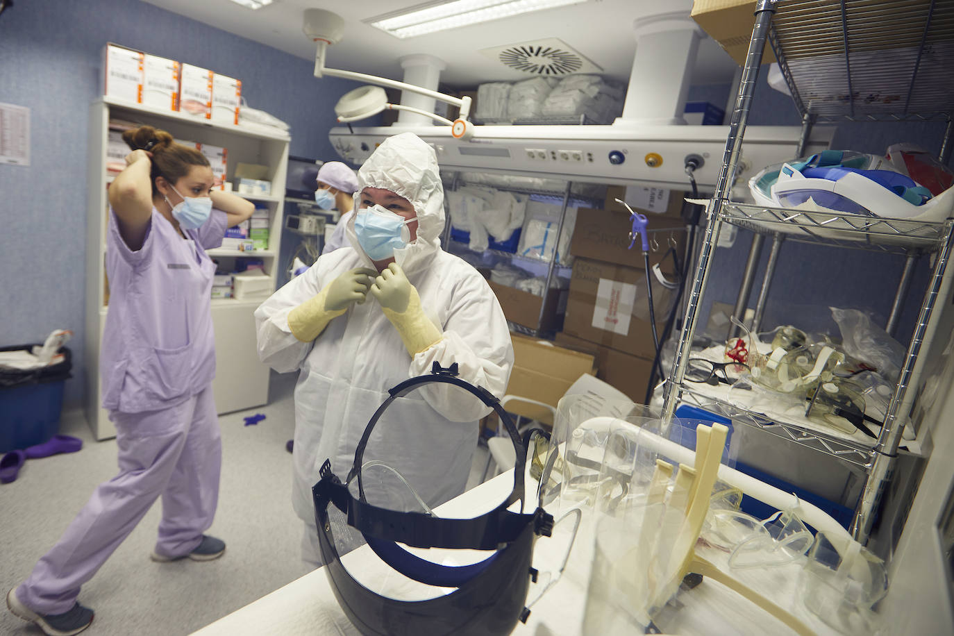 Así se trabaja en el Hospital Arnau de Vilanova de Valencia durante la segunda ola del coronavirus.