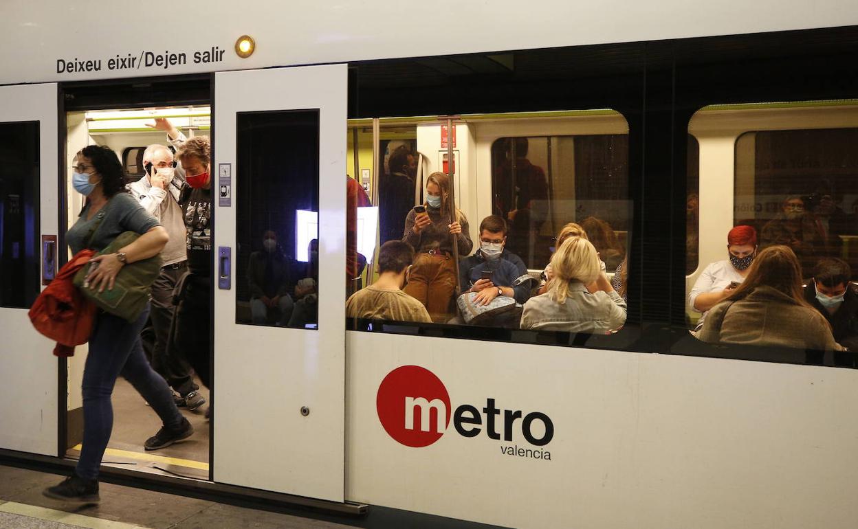 Usuarios de Metrovalencia.