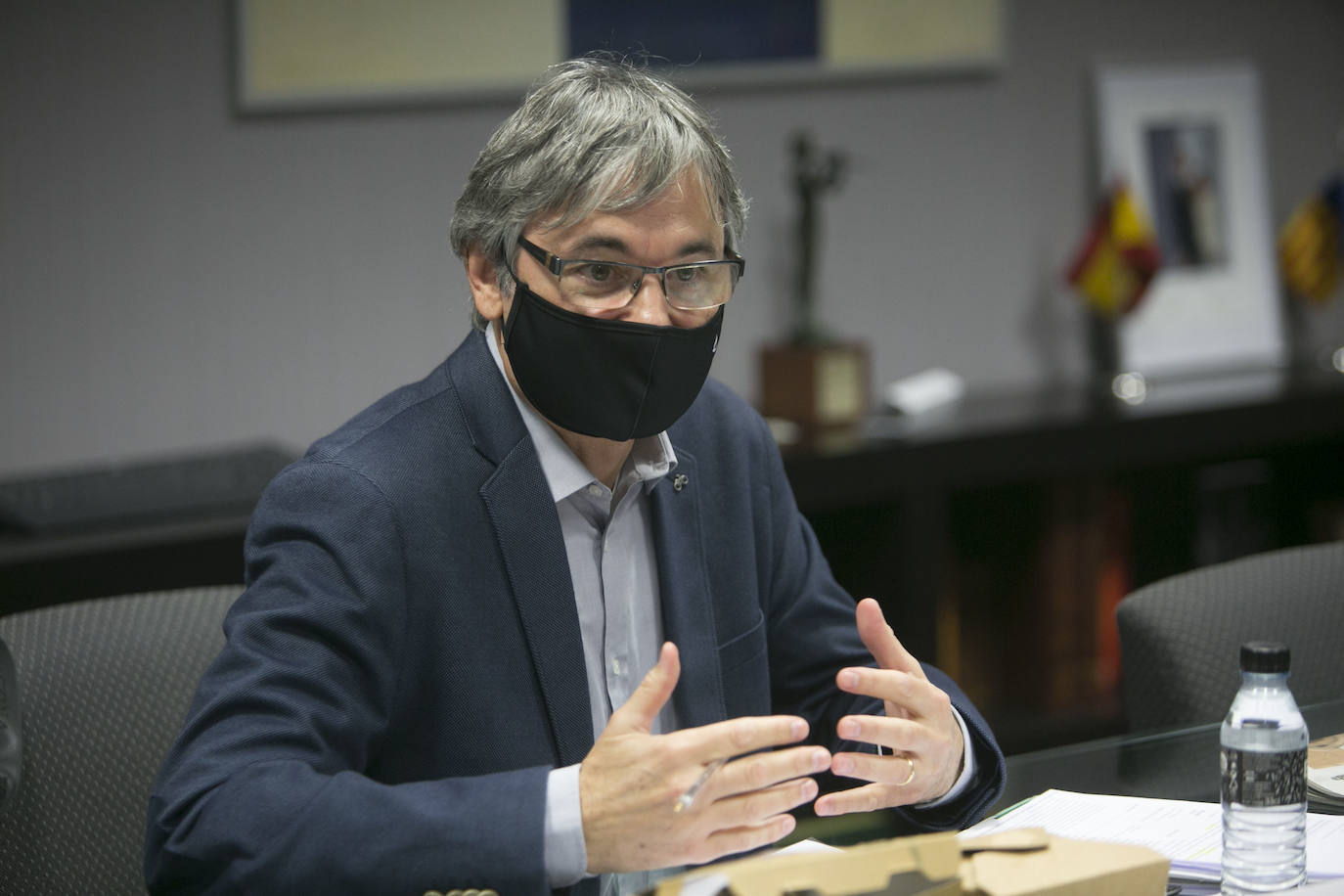 En conmemoración del Día Internacional de las Personas con Discapacidad LAS PROVINCIAS y Caixa Popular convocaron una mesa de expertos en la que participaron Elena Albert, directora general de Diversidad Funcional; Enrique Llin, presidente del Consejo Territorial de la ONCE en la Comunitat Valenciana; Miguel Montagut, director de Zona de Caixa Popular; Albert Marí, tesorero de COCEMFE Valencia; y María Escrivà, gerente de Impremta La Plaça, empresa pionera en integración.