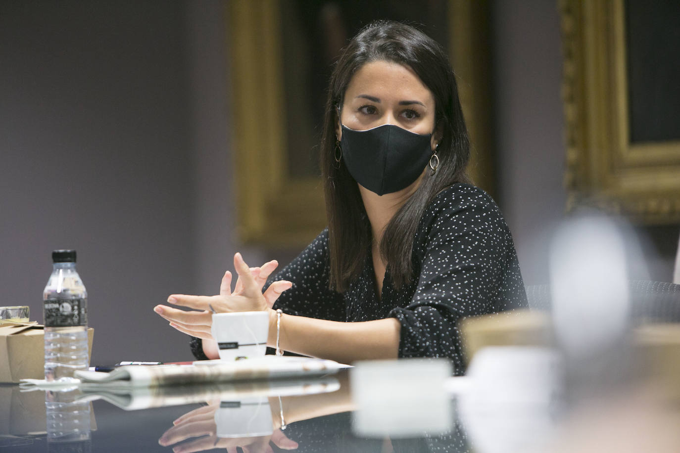 En conmemoración del Día Internacional de las Personas con Discapacidad LAS PROVINCIAS y Caixa Popular convocaron una mesa de expertos en la que participaron Elena Albert, directora general de Diversidad Funcional; Enrique Llin, presidente del Consejo Territorial de la ONCE en la Comunitat Valenciana; Miguel Montagut, director de Zona de Caixa Popular; Albert Marí, tesorero de COCEMFE Valencia; y María Escrivà, gerente de Impremta La Plaça, empresa pionera en integración.