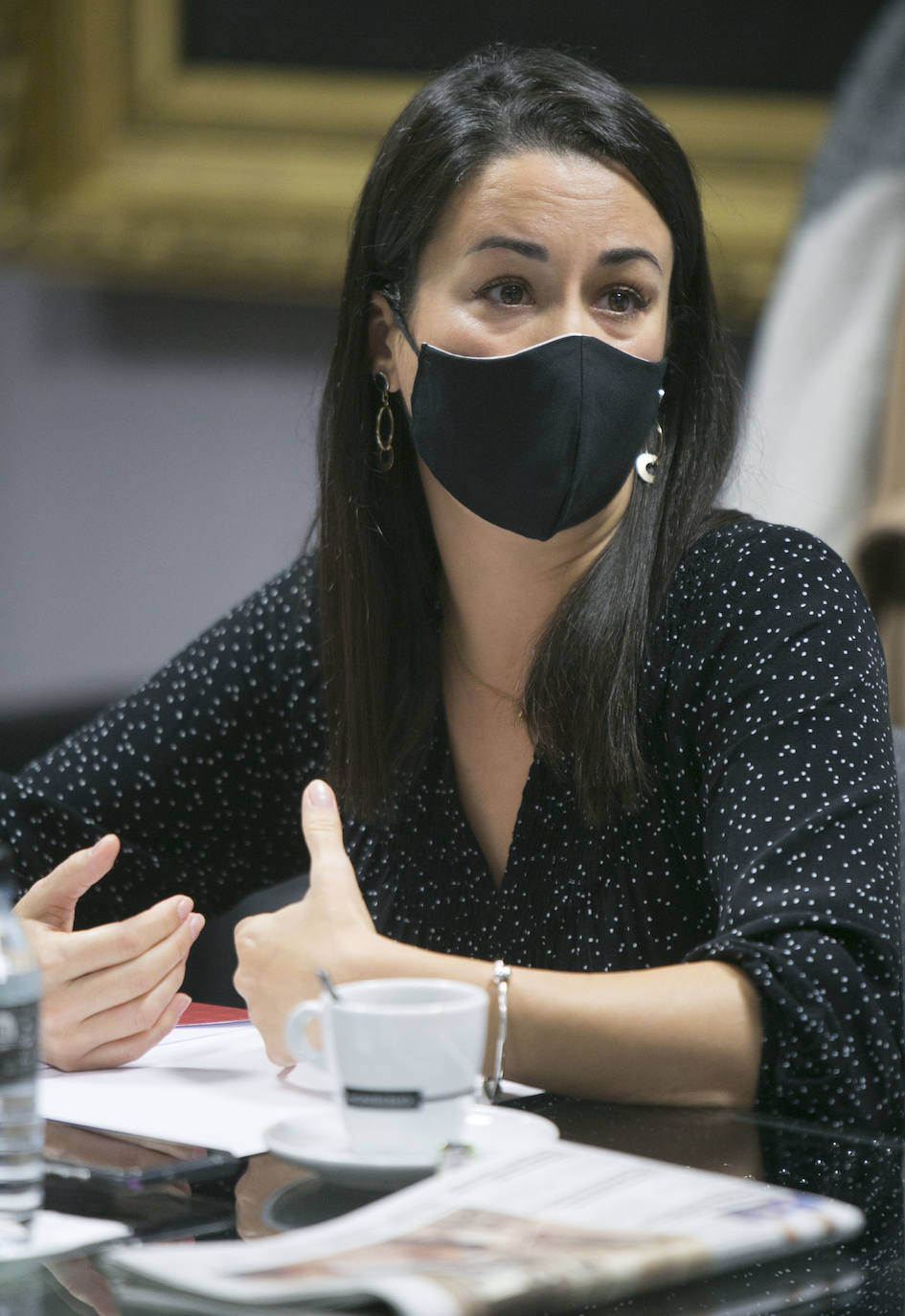 En conmemoración del Día Internacional de las Personas con Discapacidad LAS PROVINCIAS y Caixa Popular convocaron una mesa de expertos en la que participaron Elena Albert, directora general de Diversidad Funcional; Enrique Llin, presidente del Consejo Territorial de la ONCE en la Comunitat Valenciana; Miguel Montagut, director de Zona de Caixa Popular; Albert Marí, tesorero de COCEMFE Valencia; y María Escrivà, gerente de Impremta La Plaça, empresa pionera en integración.