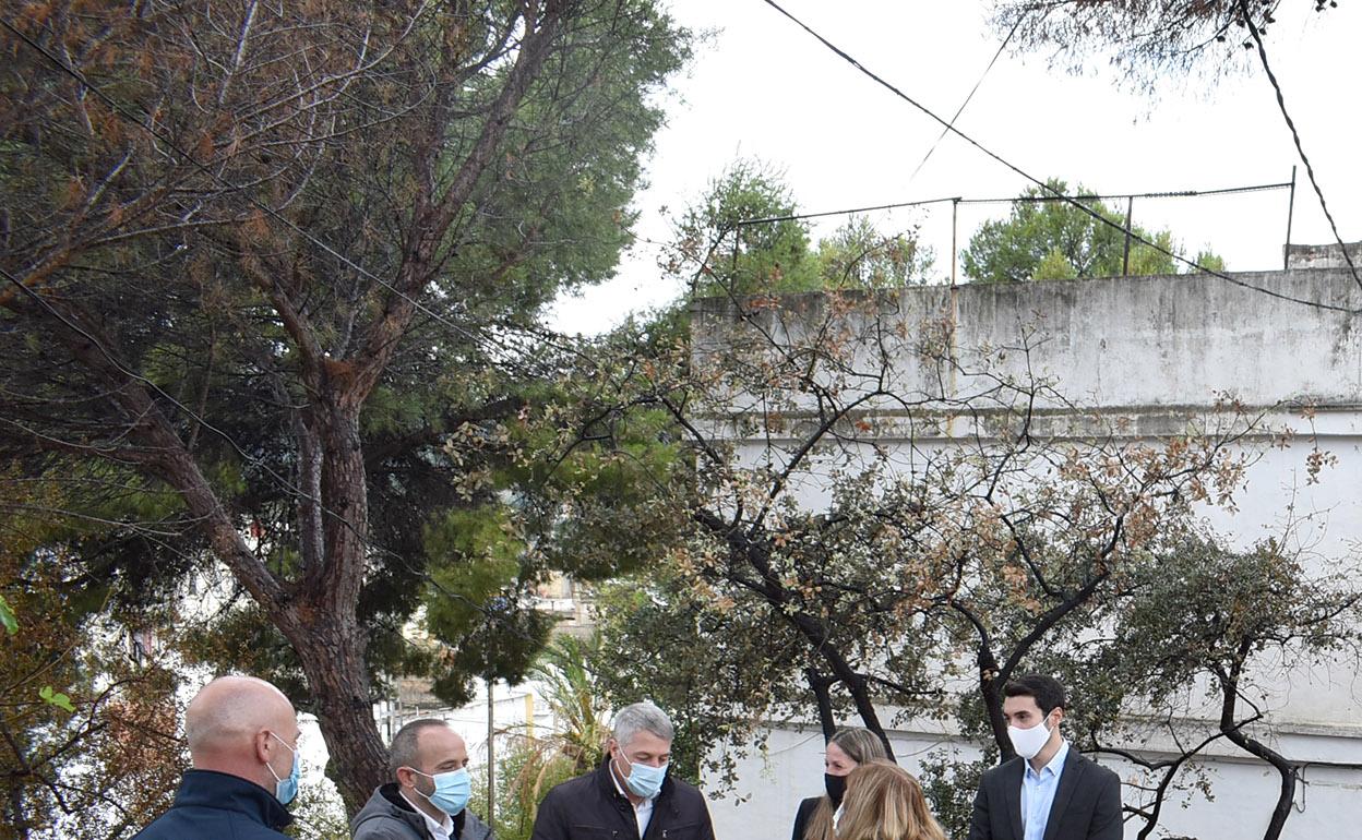 Visita al entorno de Santa Anna, zona afectada por un incendio en octubre. 