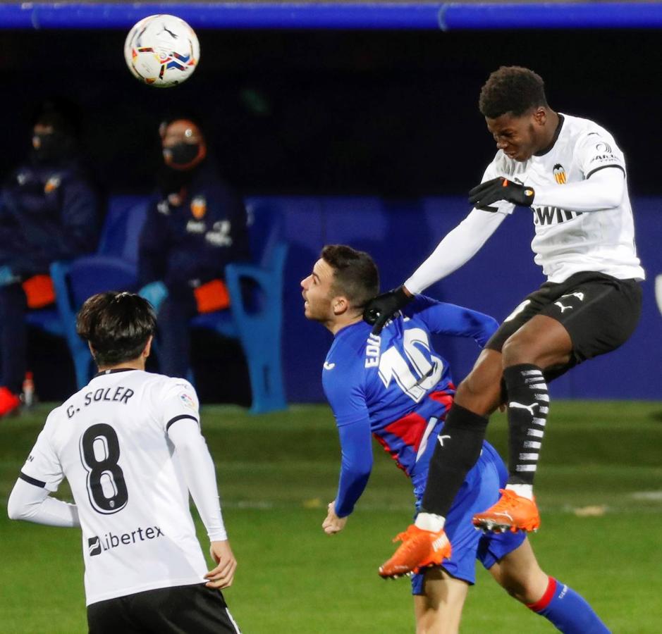 Fotos: Las mejores imáganes del Eibar-Valencia