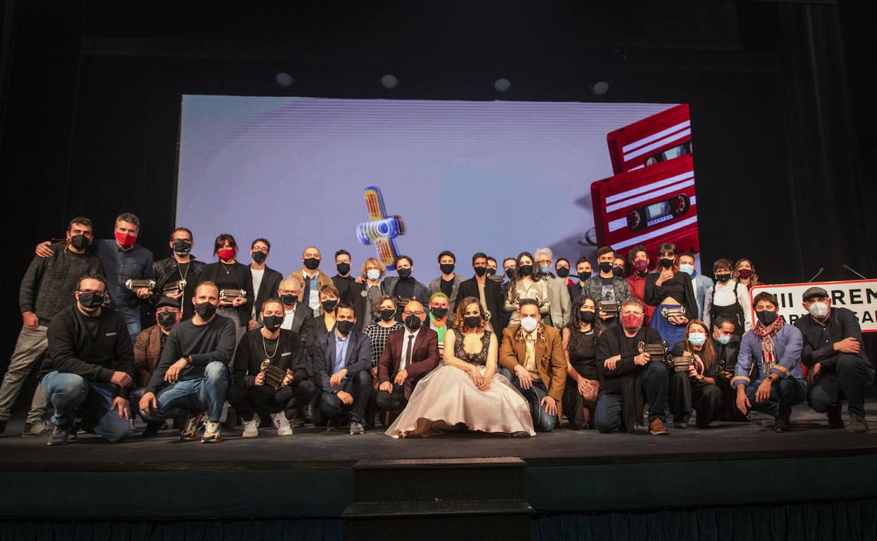 Foto de familia de los galardonados en los Premios Carles Santos de la Música Valenciana. 