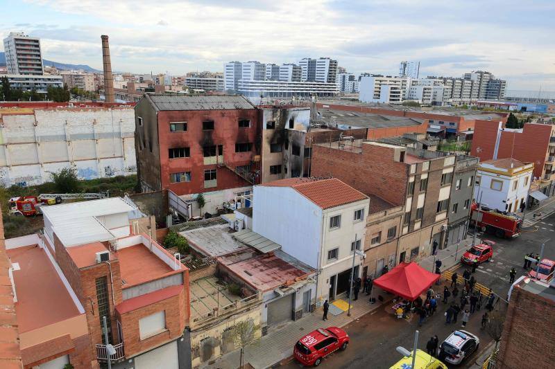 Fotos: Imágenes del trágico incendio de Badalona