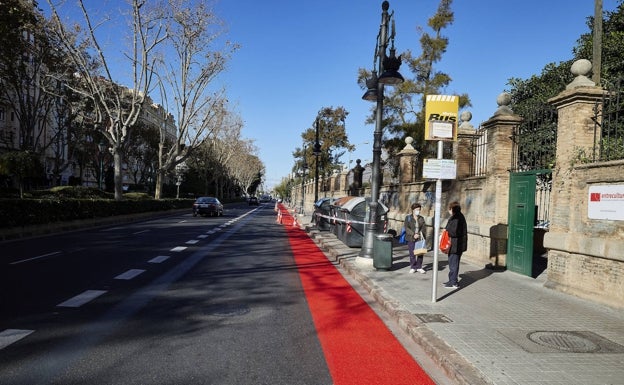 El carril ciclista de Gran Vía enfada a vecinos y chóferes