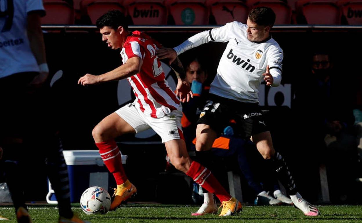 Manu Vallejo, durante un lance del encuentro.