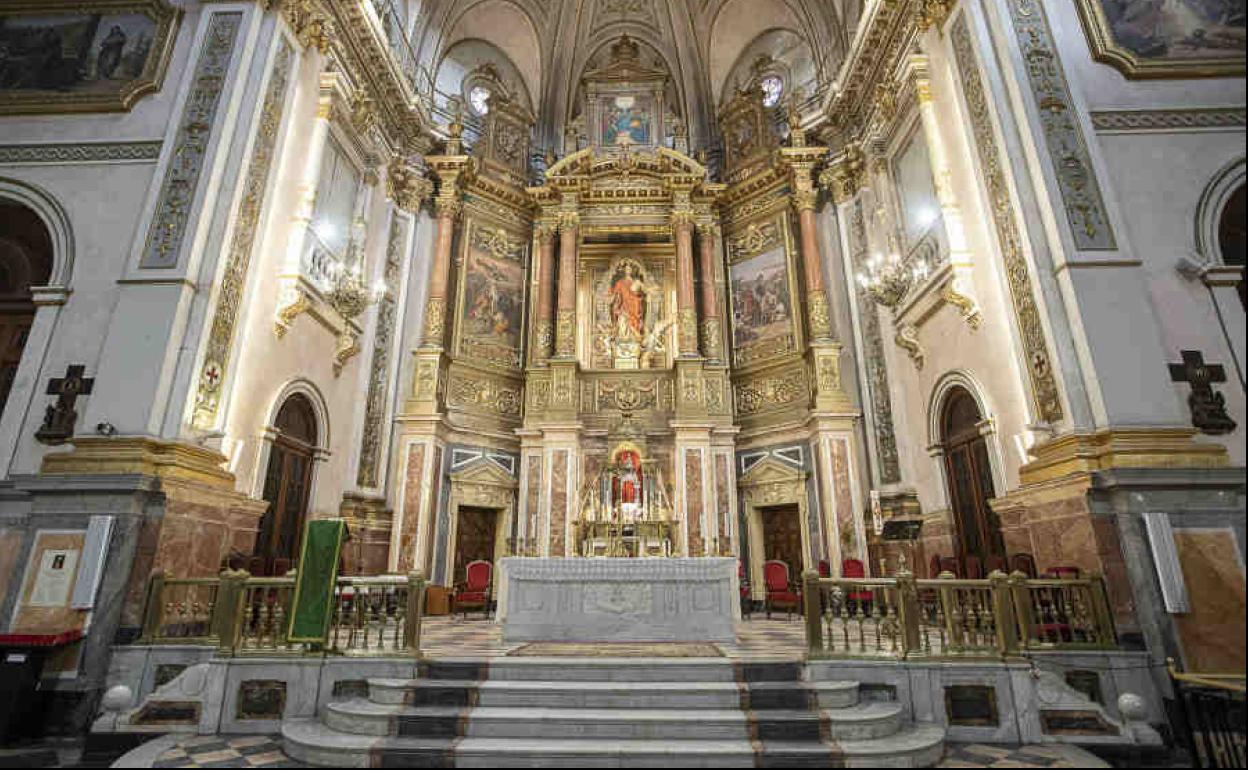 Interior de la iglesia del Sagrado Corazón de Jesús.