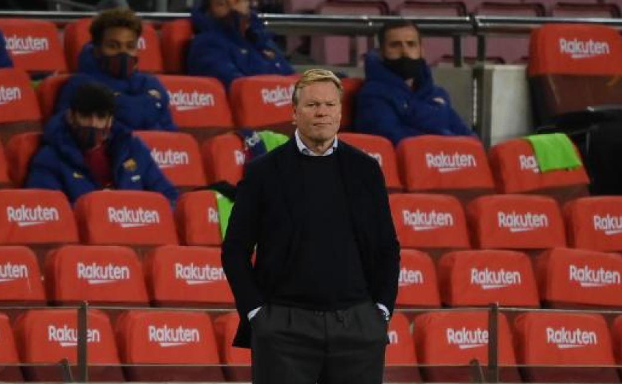 Ronald Koeeman, en un momento del partido del Barça ante el Levante. 