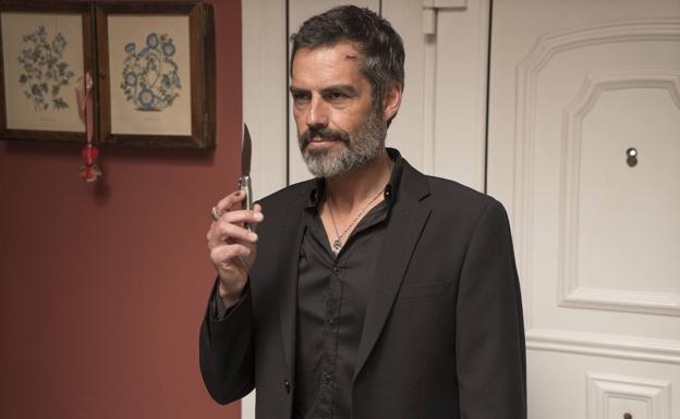 El actor Filipe Duarte murió a los 46 años tras sufrir un infarto agudo de miocardio. El intérprete portugués era conocido por sus papeles en series españolas como 'El tiempo entre costuras' o 'Matadero'.