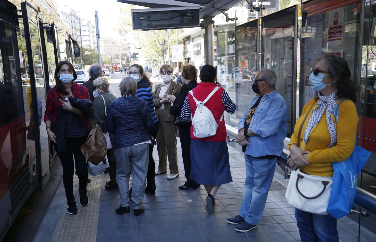 Parada de la EMT en el centro. jesús signes