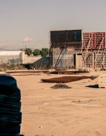 Imagen secundaria 2 - Las obras abandonadas en el recinto escolar. 