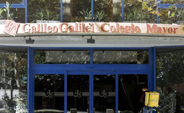 La Policía desaloja otra fiesta ilegal en el Colegio Mayor Galileo Galilei de Valencia con más de 200 personas