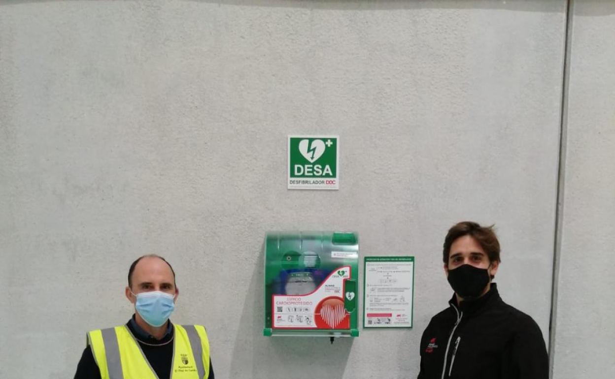 Uno de los nuevos desfibriladores de Real de Gandia. 