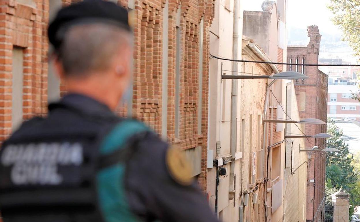 Un guardia civil detiene a un ladrón en Carlet al reconocerlo por la calle