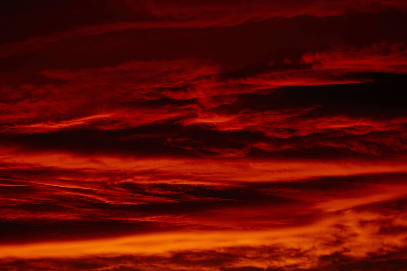 Valencia ha vivido este domingo 27 de diciembre un espectacular atardecer. Un fenómeno conocido con candilazo. 