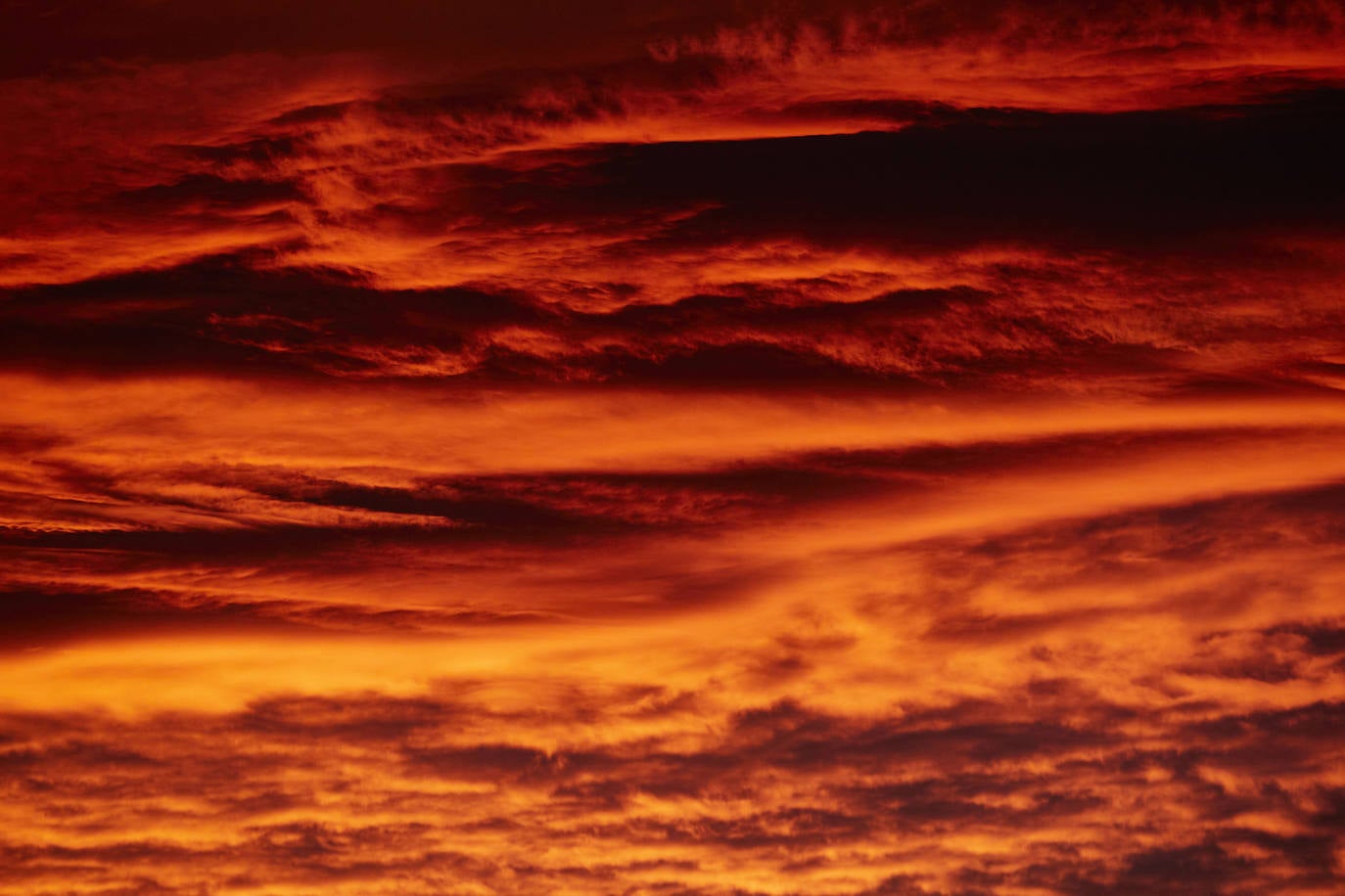 Valencia ha vivido este domingo 27 de diciembre un espectacular atardecer. Un fenómeno conocido con candilazo. 