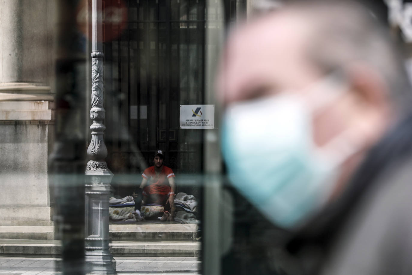 2020 será recordado como el año en el que apareció el nuevo coronavirus y se esparció por el mundo hasta paralizarlo durante un largo tiempo. Así lo vió desde Valencia la fotoperiodista de LAS PROVINCIAS Irene Marsilla. 