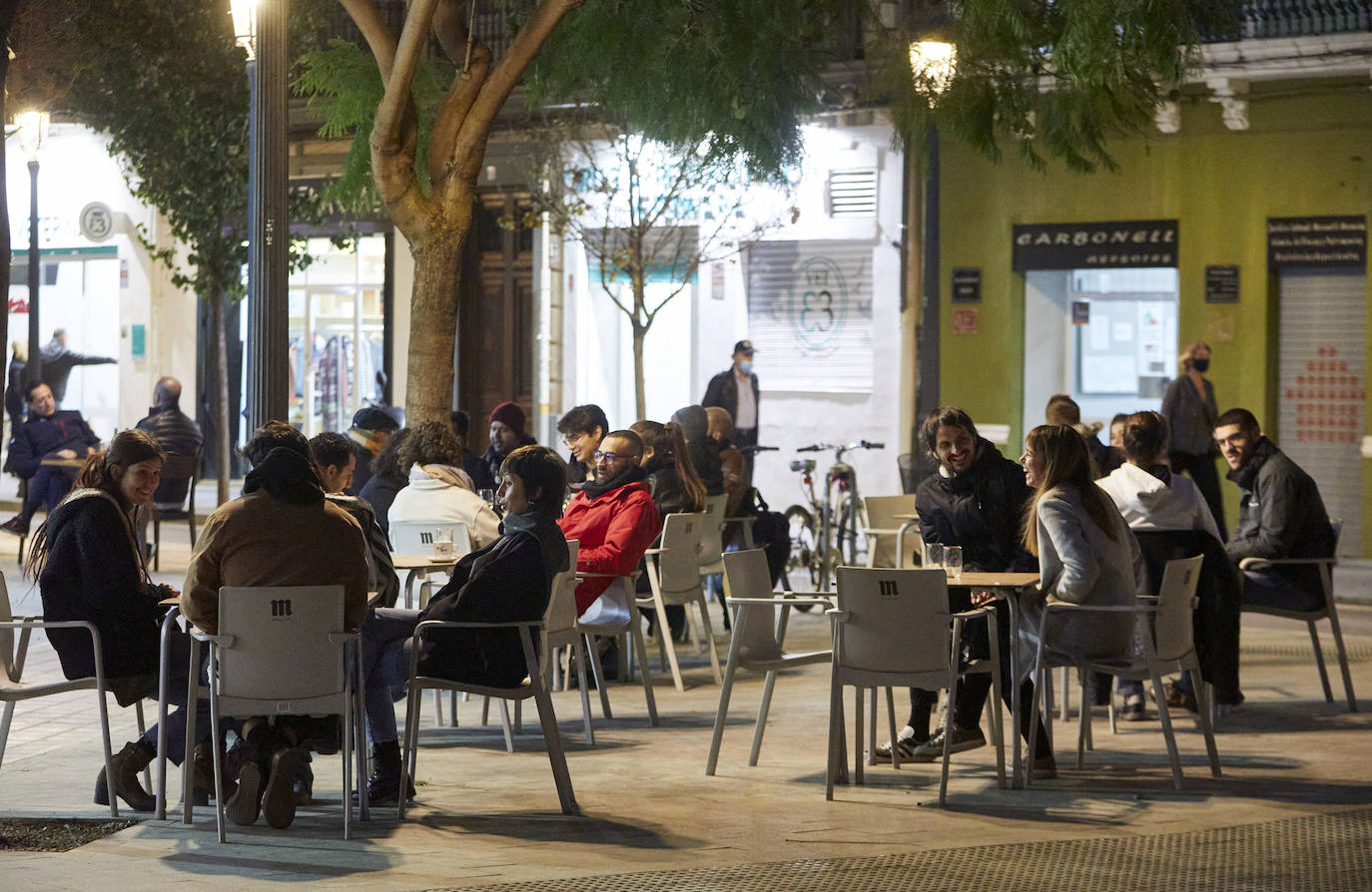 Fotos: Los valencianos disfrutan del tardeo en Ruzafa