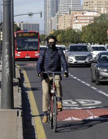 Imagen secundaria 2 - Tráfico en Valencia | Grezzi instala cuatro badenes berlineses en el puente de Glorias Valencianas para reducir la velocidad