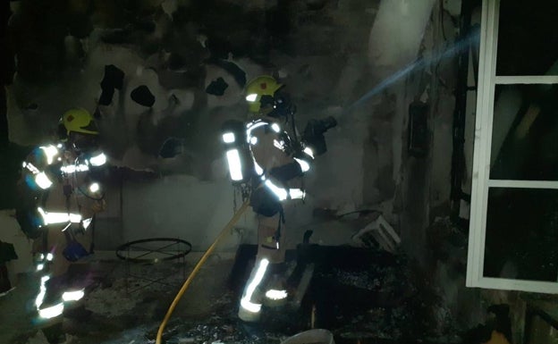 Estado de la vivienda tras el incendio. 