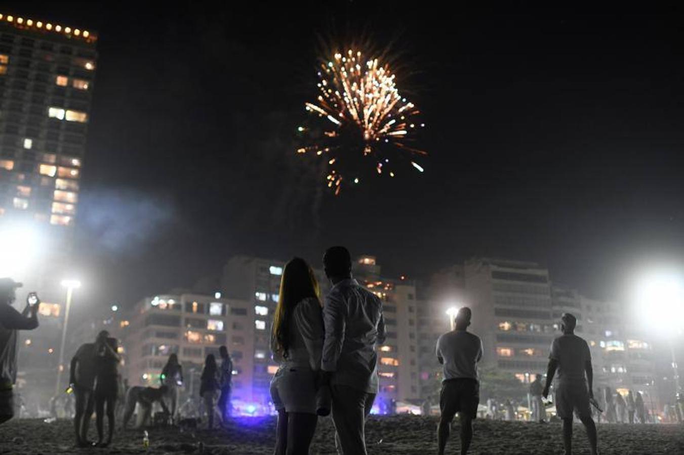 Las playas de Brasil han sido el lugar de encuentro para las celebraciones del nuevo año. En la imagen, la de Copacabana de Río de Janeiro. 