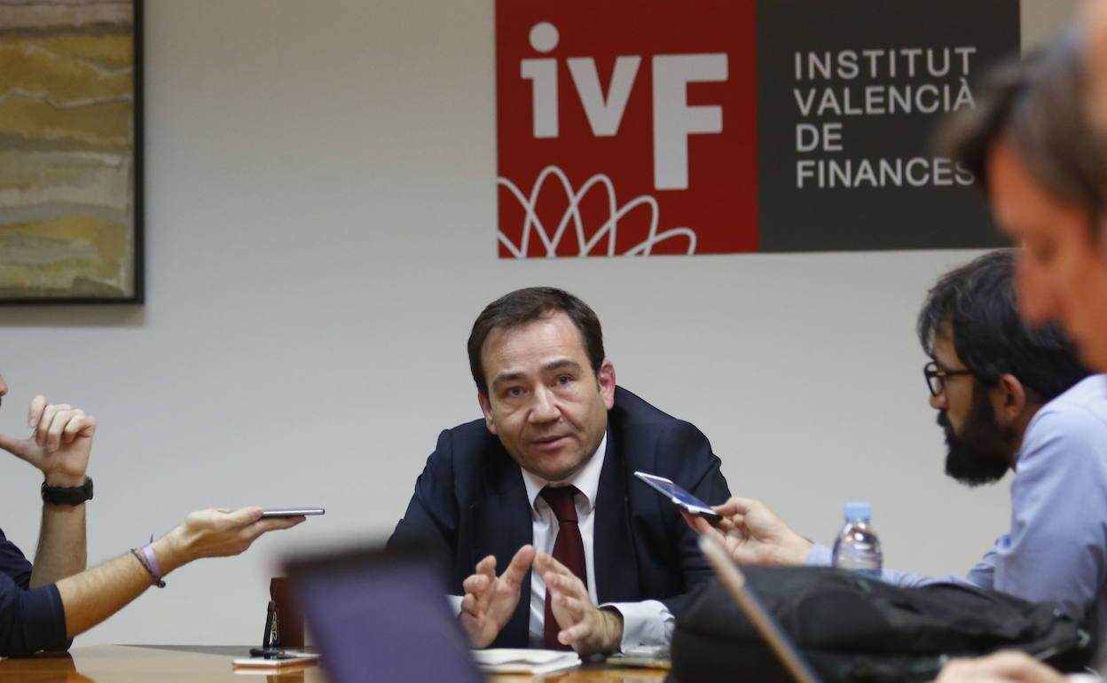 Manuel Illueca, director del IVF, en una rueda de prensa previa a la pandemia. 