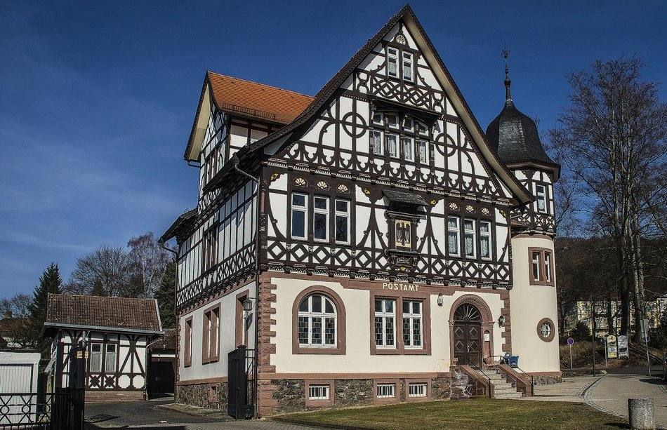 9.- Oficina de correos en Bad Liebenstein (Turingia, Alemania) 