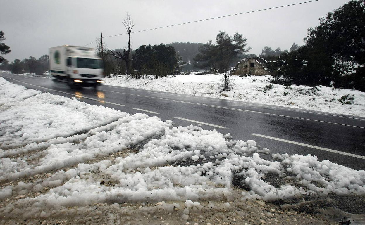 Nieve en la Comunitat | 53 quitanieves y 6.335 toneladas de sal para hacer frente a las nevadas en la Comunitat Valenciana