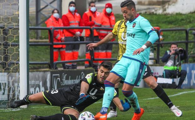 Sergio León mete al Levante en la tercera ronda de la Copa del Rey en el tiempo añadido